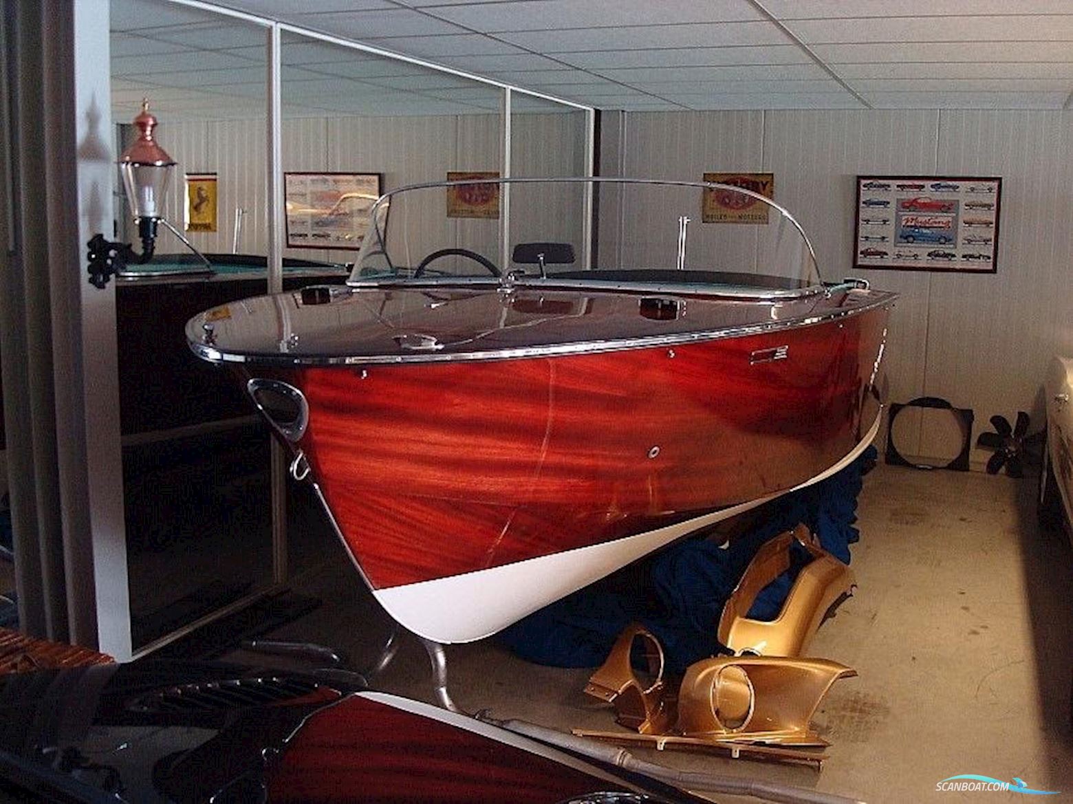 Boesch 580 Acapulco de Luxe Motorbåd 1968, med Boesch Marine motor, Holland