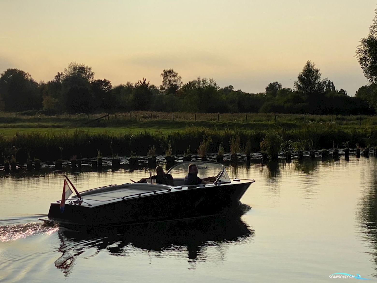 Boesch 590 Acapulco de Luxe Motorbåd 1986, med Boesch Marine motor, Holland