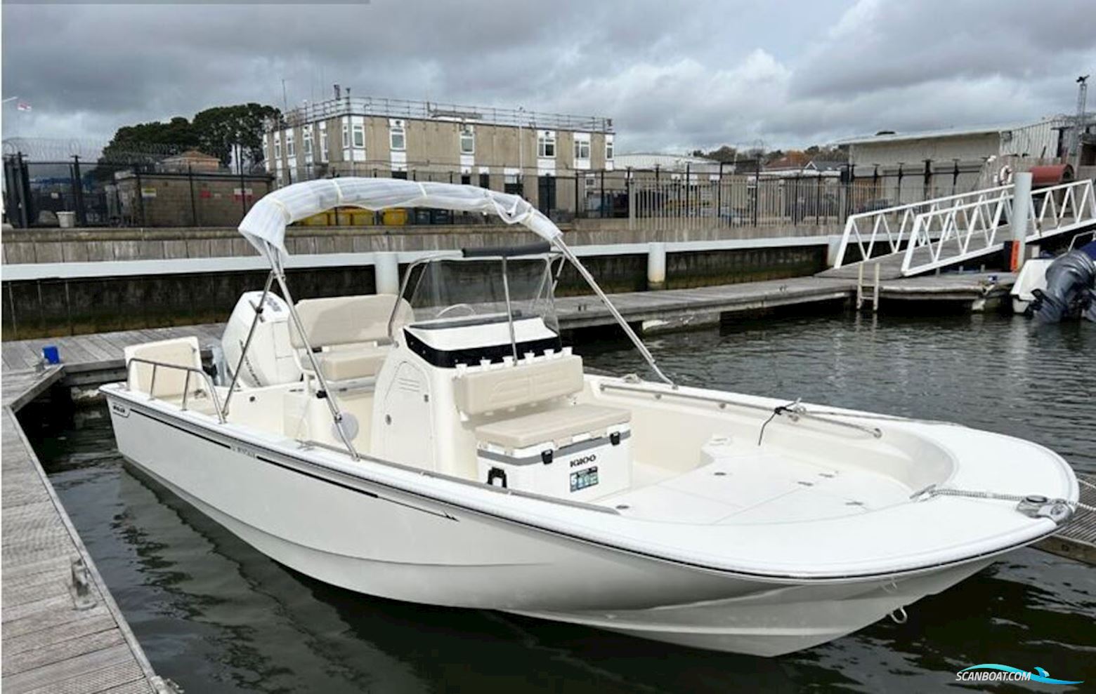 Boston Whaler 210 Montauk