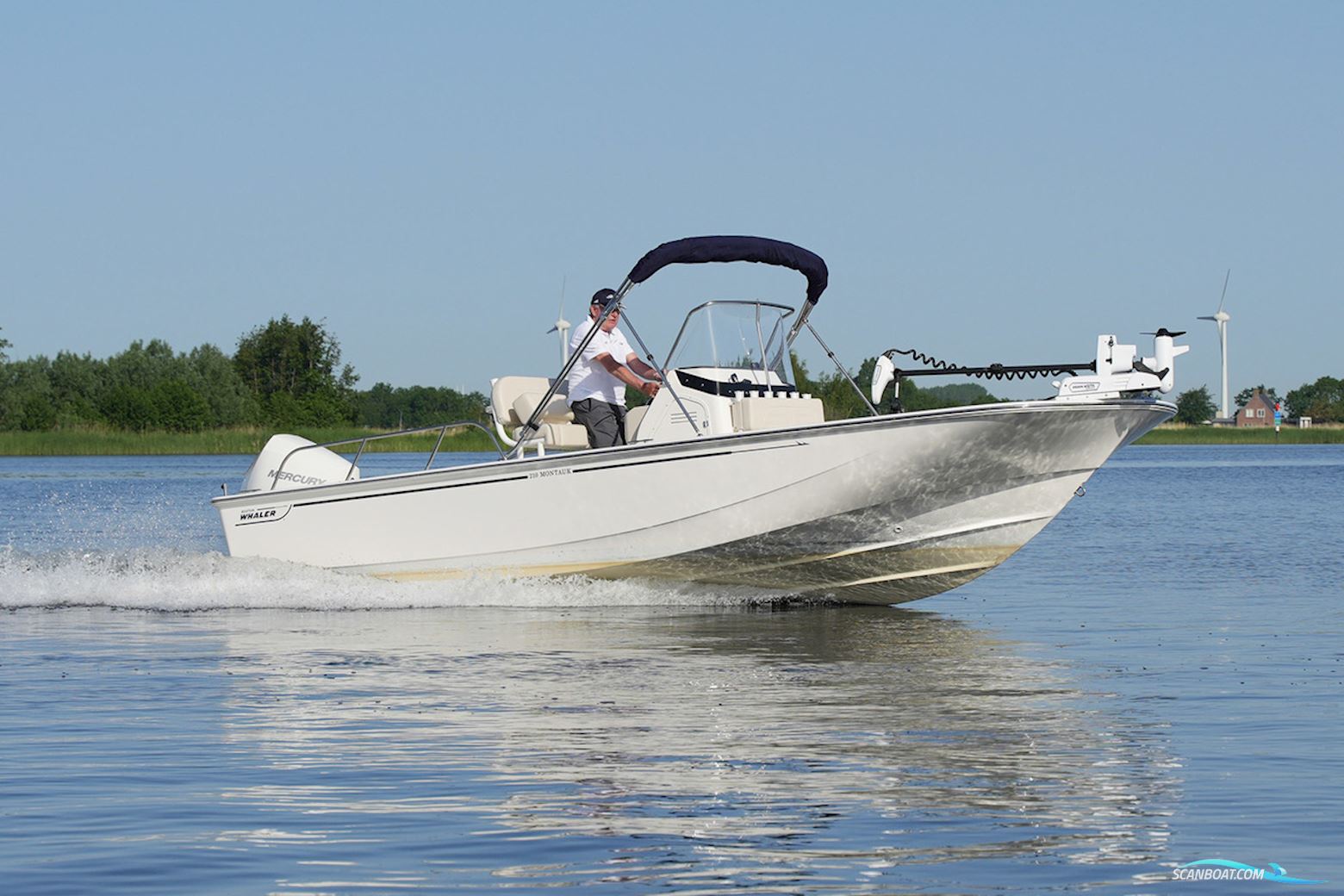 Boston Whaler 210 Montauk