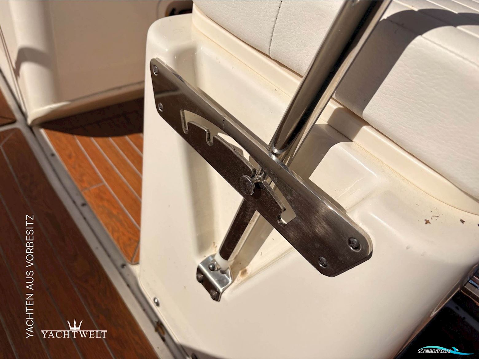 Boston Whaler 210 MONTAUK