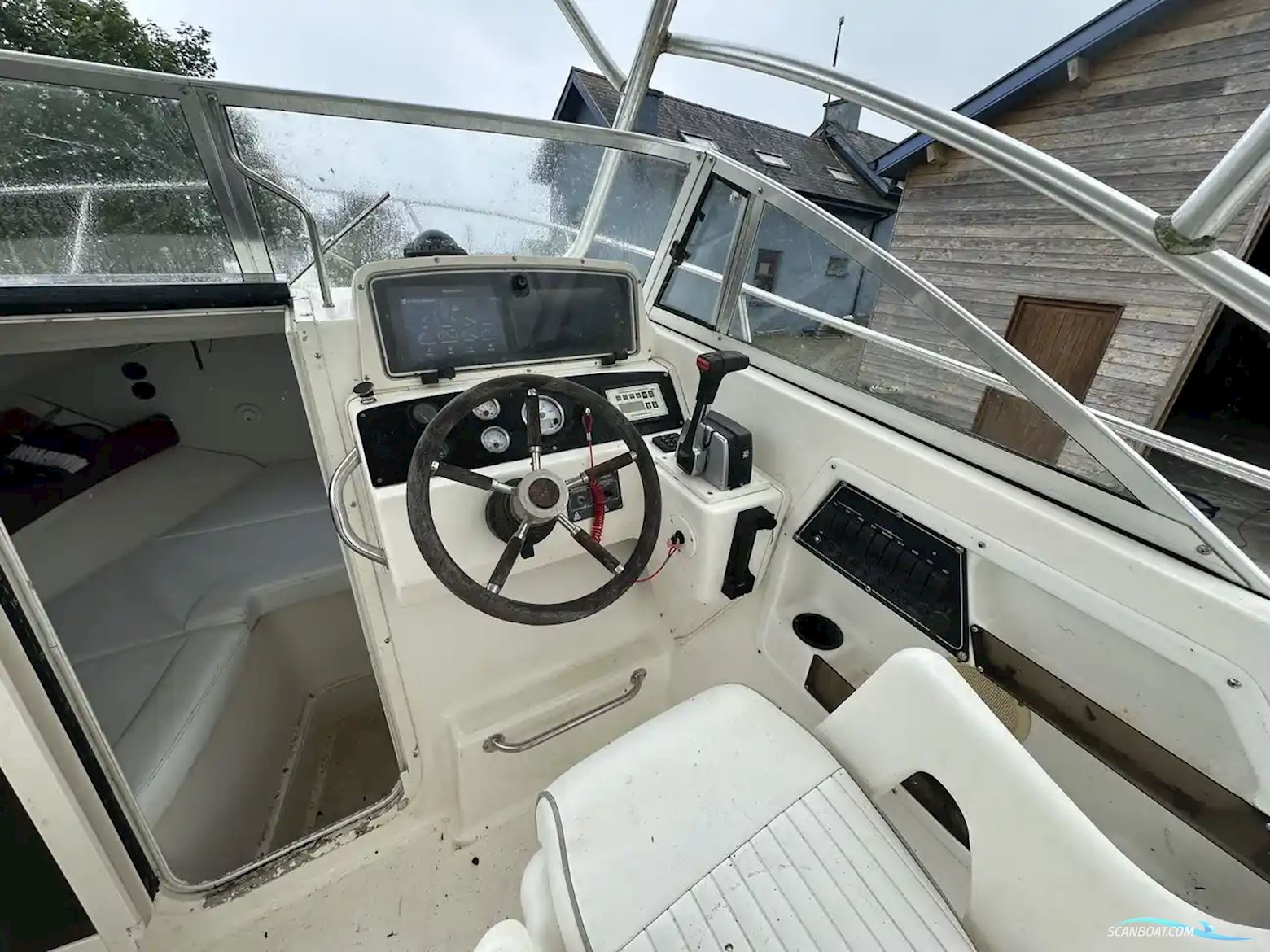 Boston Whaler 23 Conquest