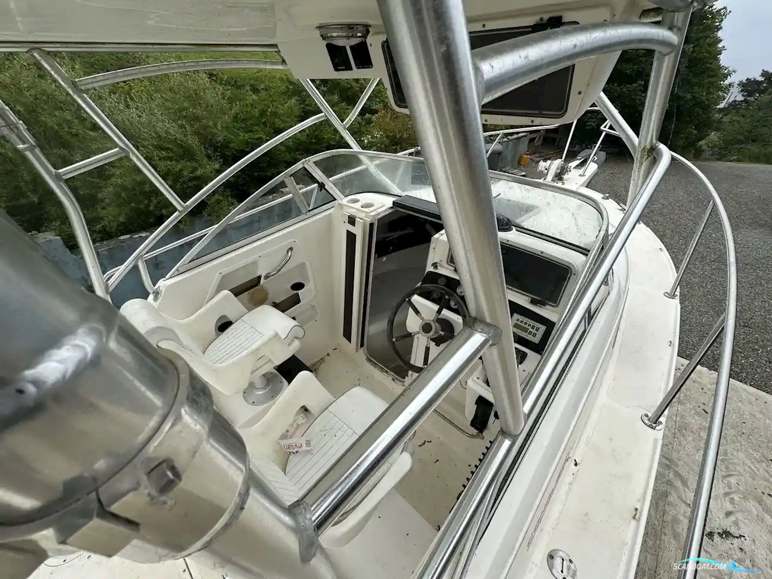 Boston Whaler 23 Conquest