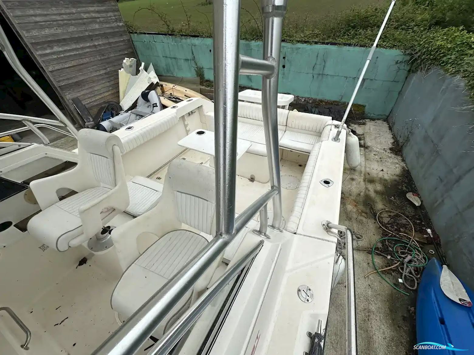 Boston Whaler 23 Conquest