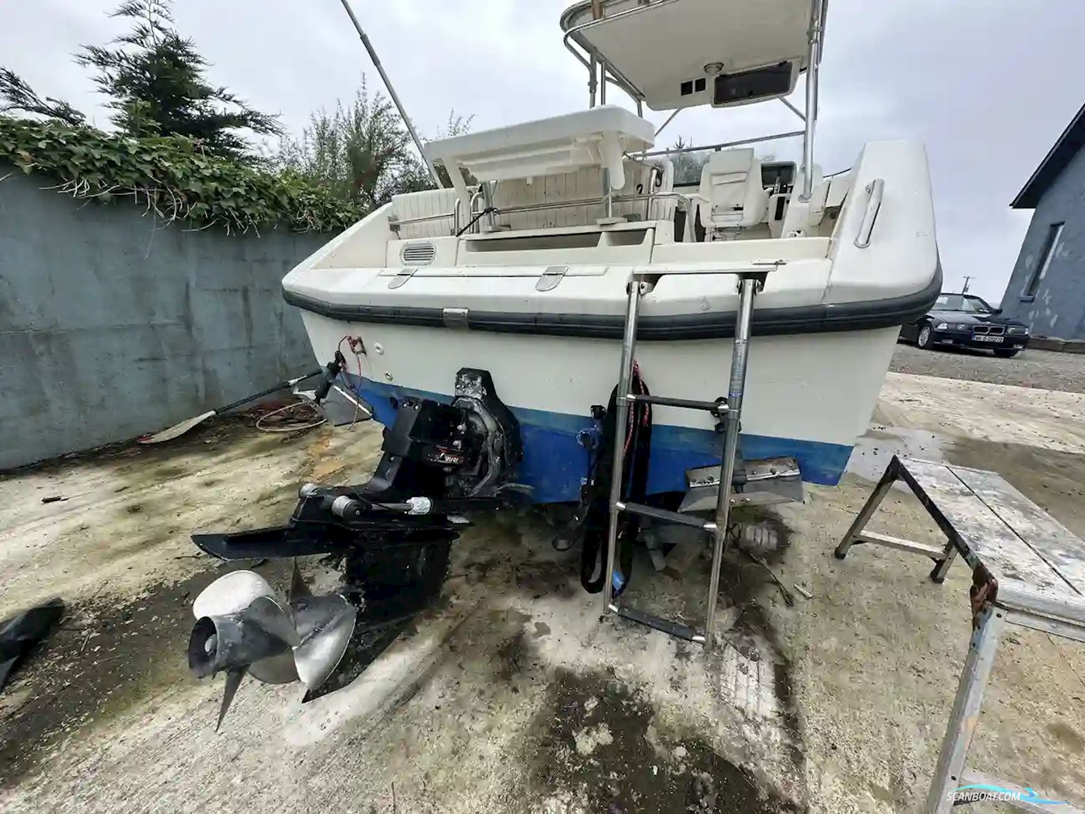Boston Whaler 23 Conquest