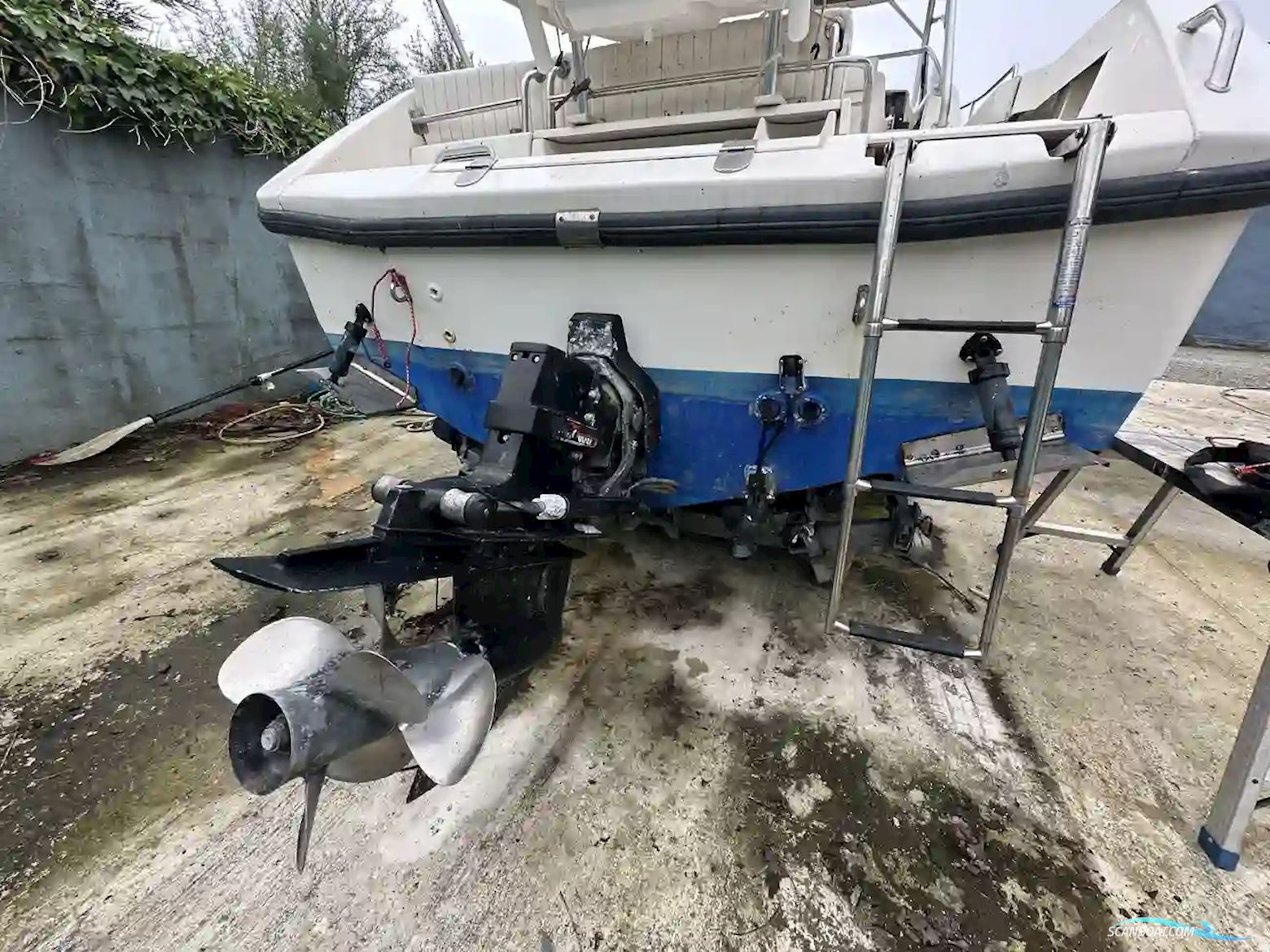 Boston Whaler 23 Conquest