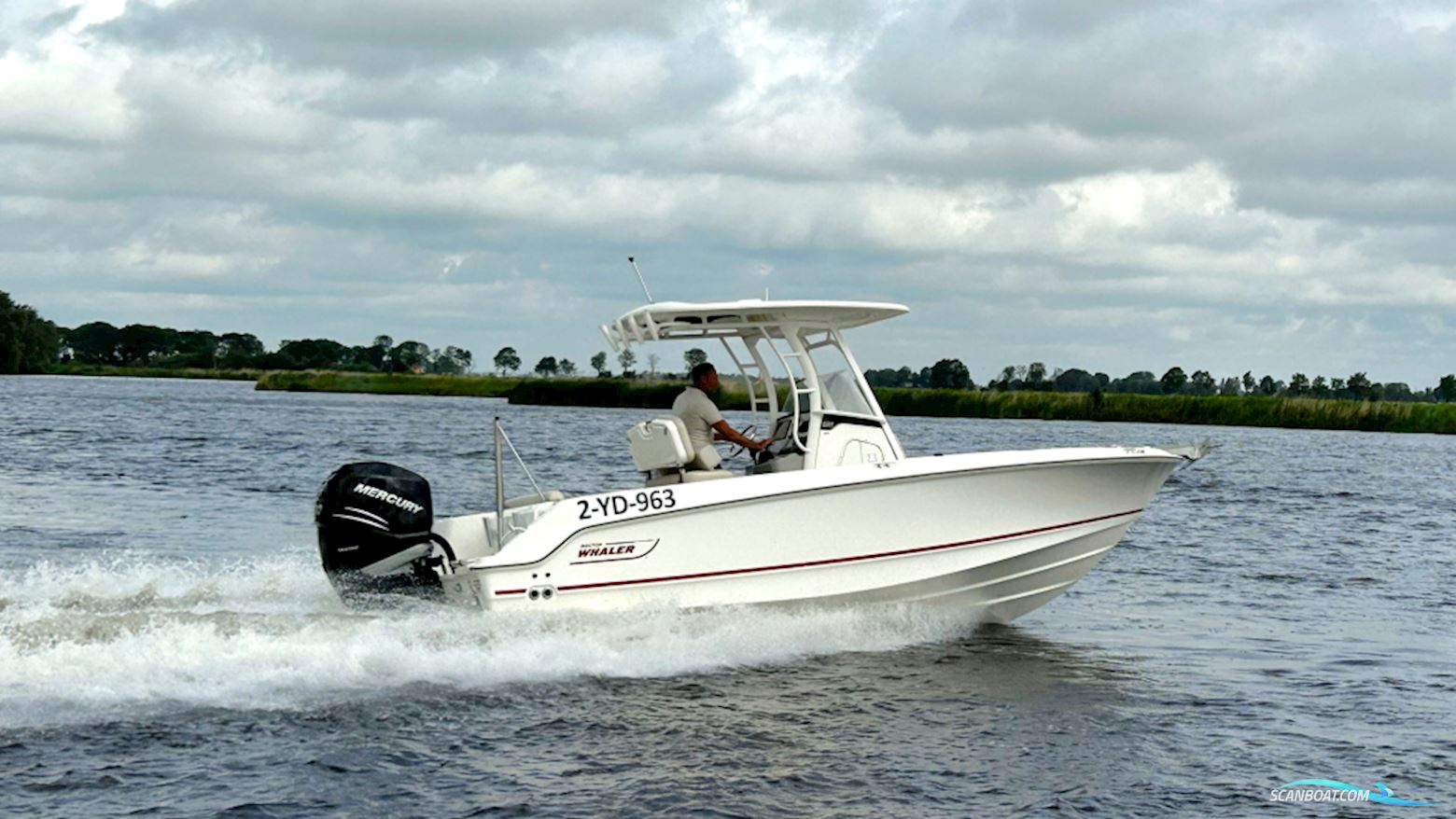Boston Whaler 230 Outrage