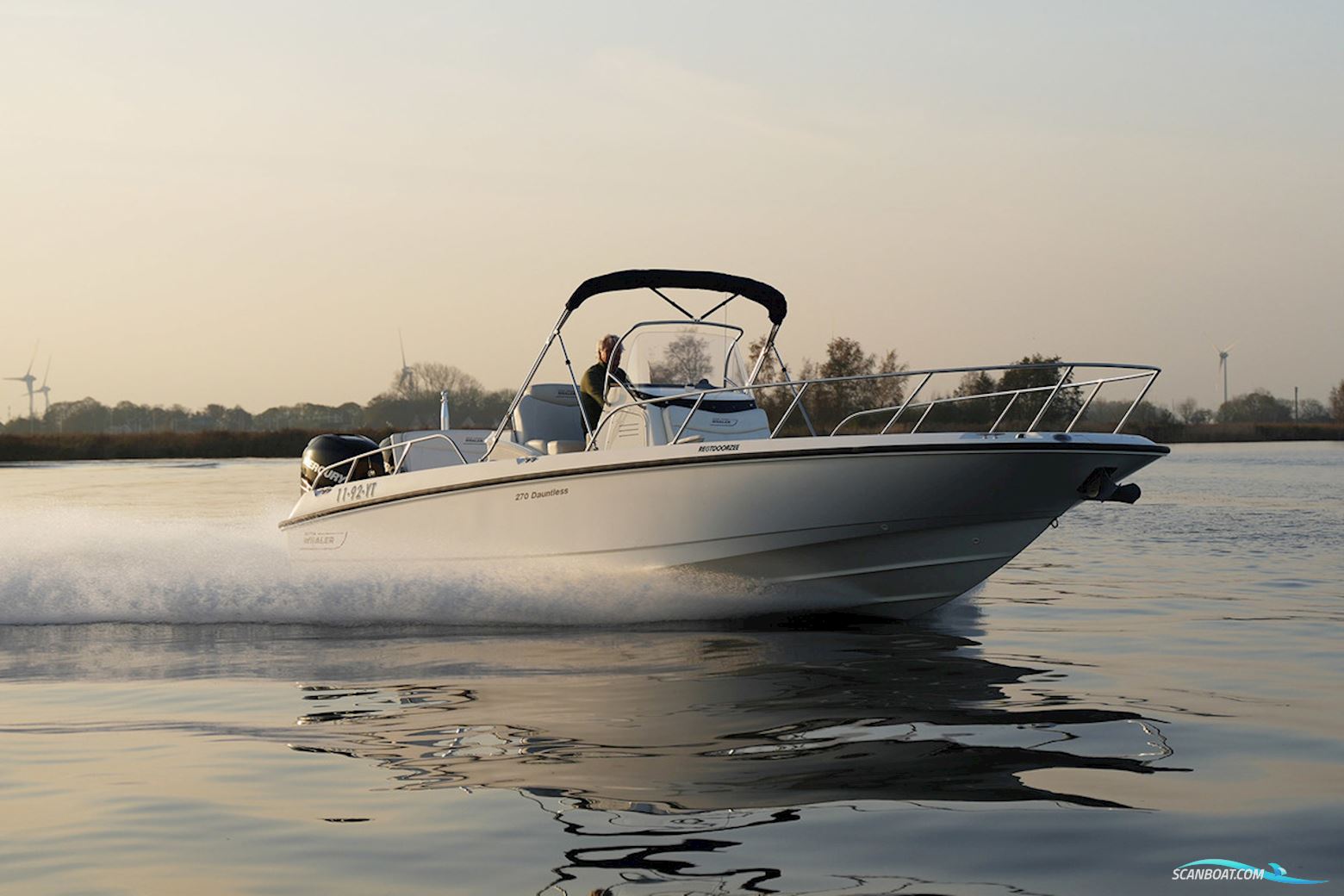 Boston Whaler 270 Dauntless