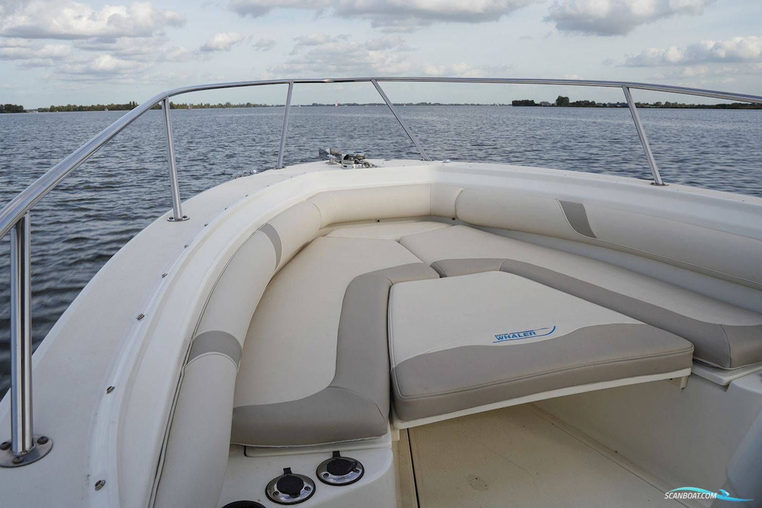 Boston Whaler 270 Outrage