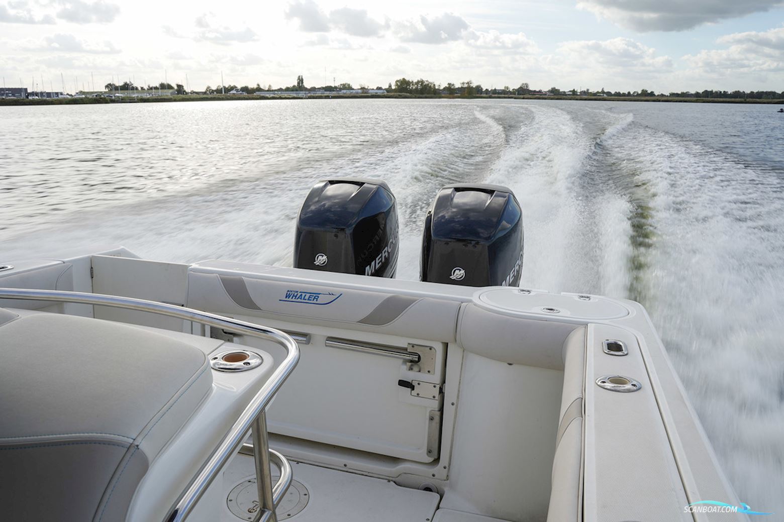 Boston Whaler 270 Outrage