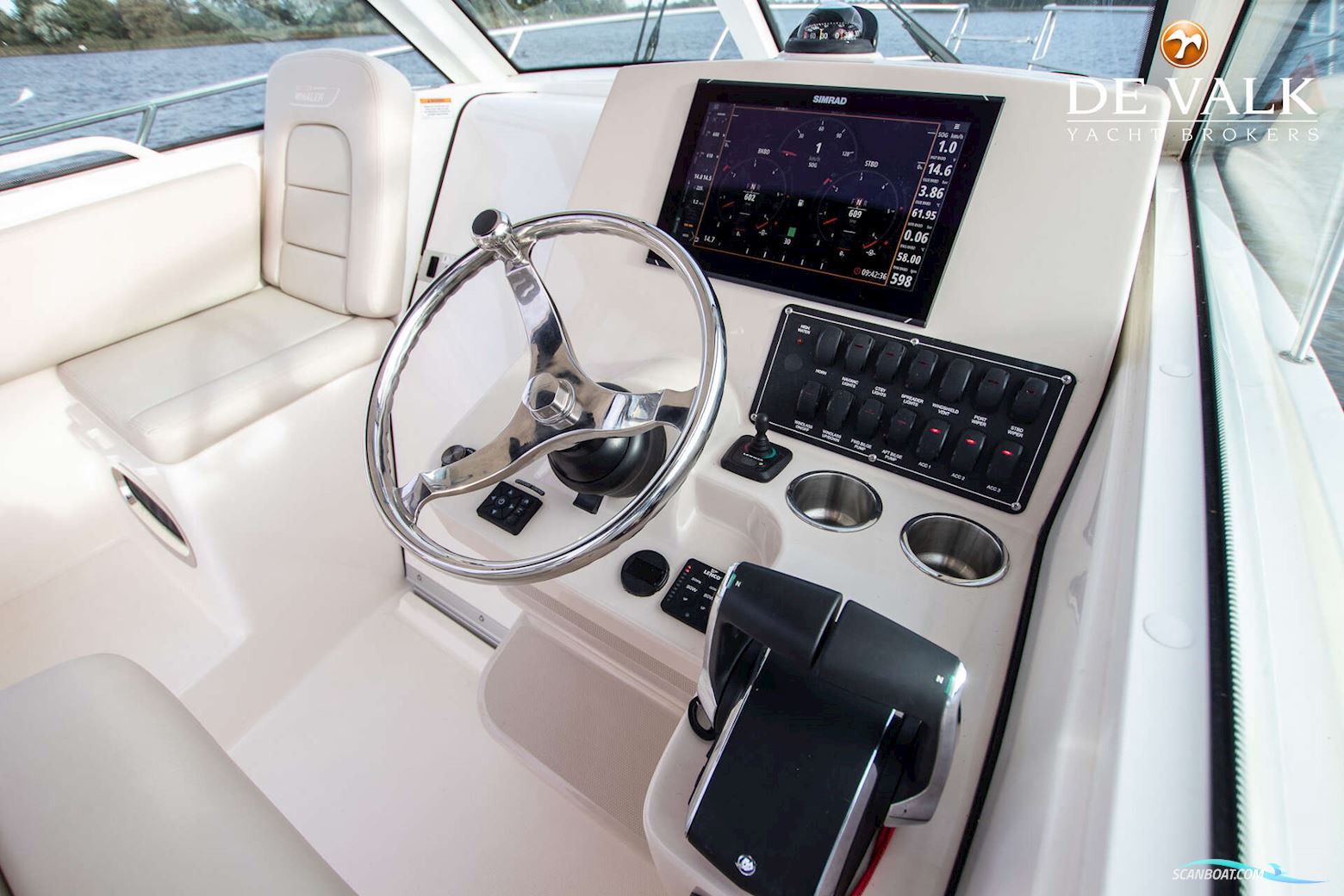 Boston Whaler 285 Conquest Pilothouse