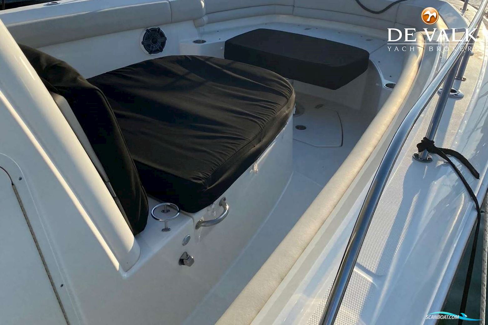 Boston Whaler 330 Outrage