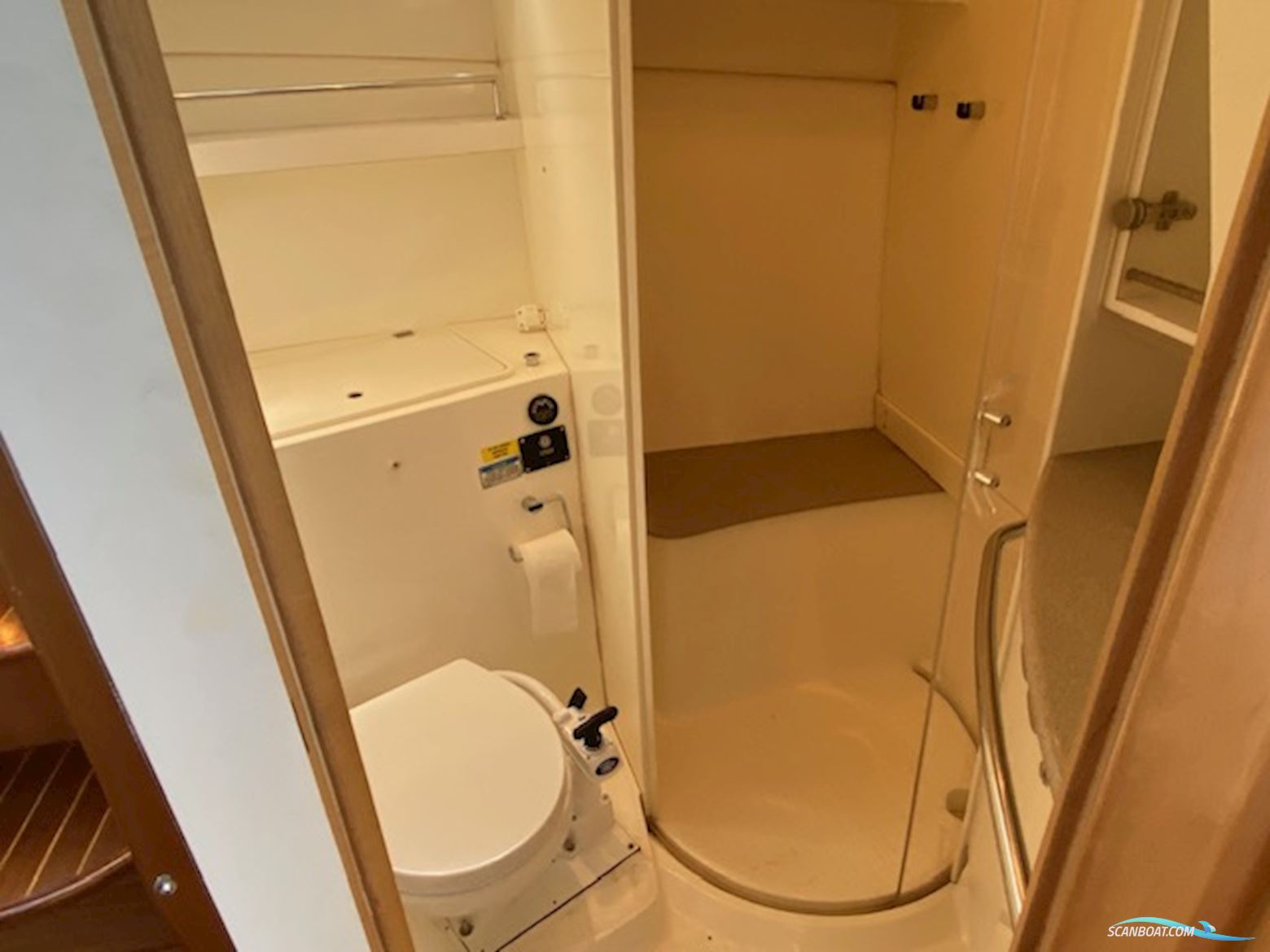 Boston Whaler 340 Defiance