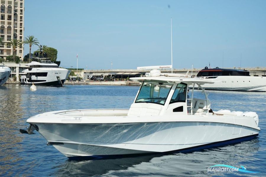 Boston Whaler 370 Outrage Motorbåd 2012, med Vérado motor, Frankrig