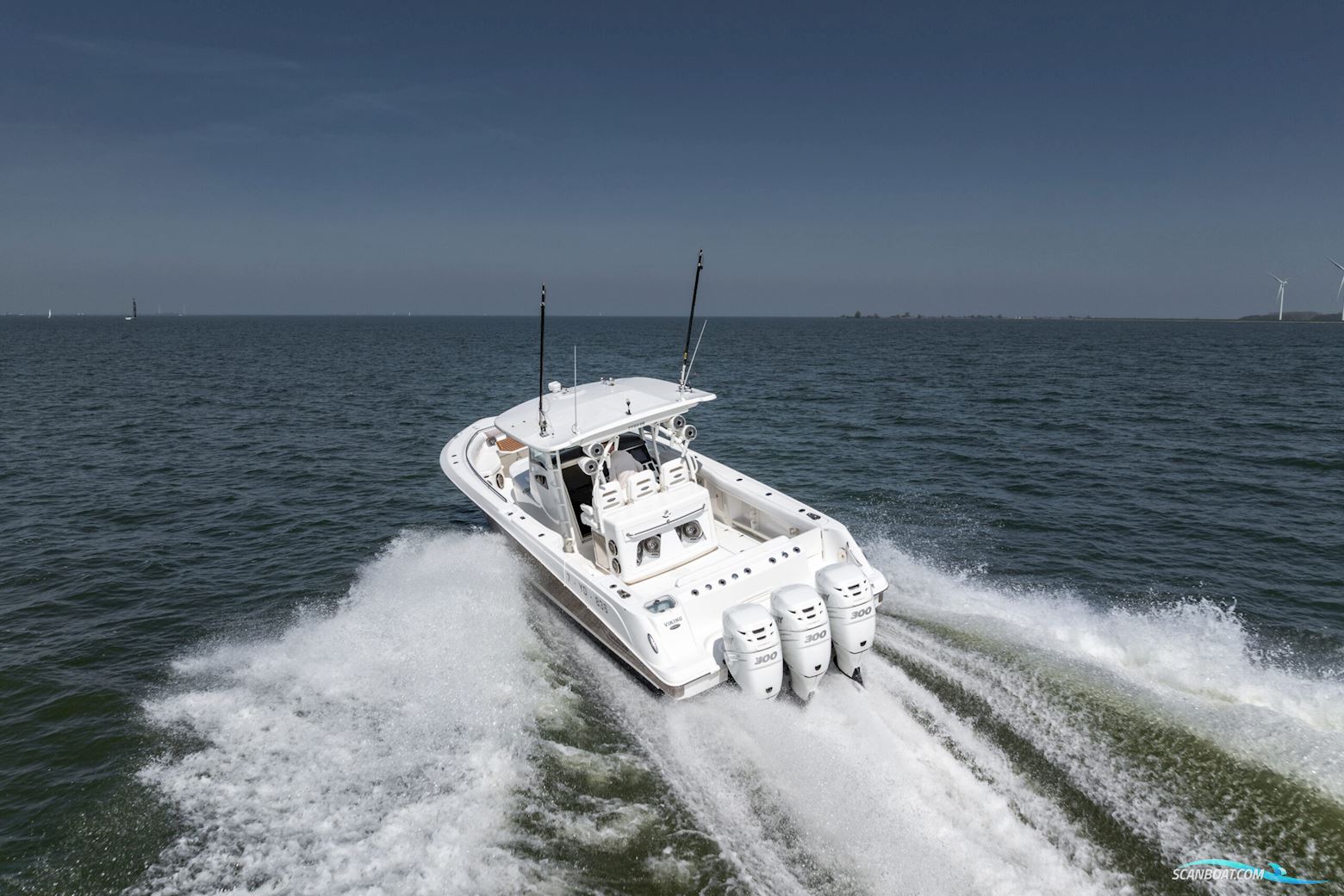 Boston Whaler 370 Outrage