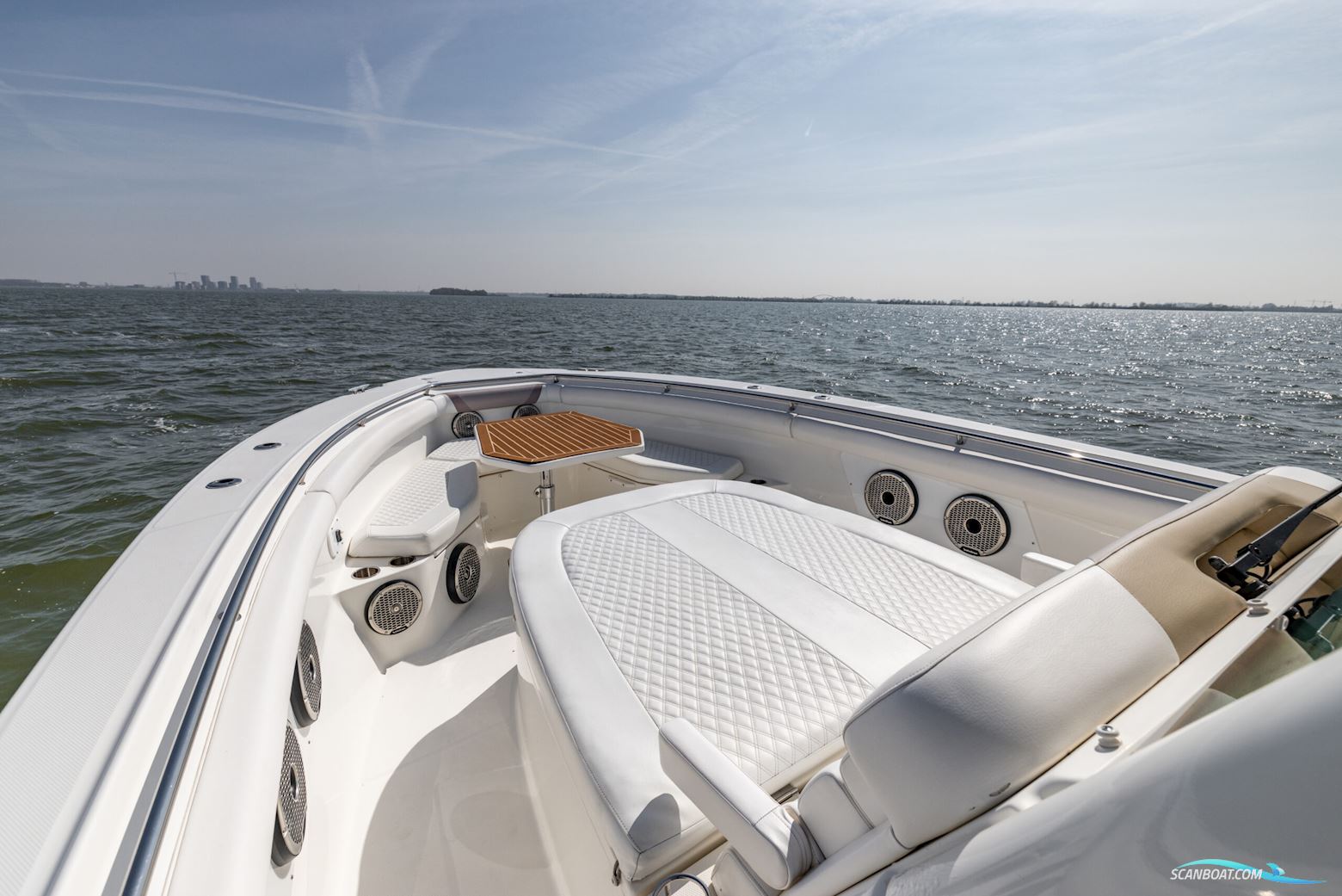 Boston Whaler 370 Outrage