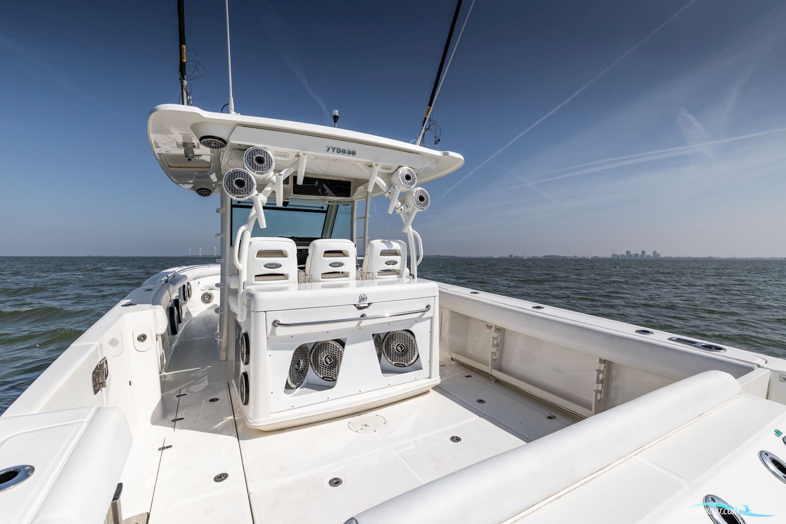 Boston Whaler 370 Outrage