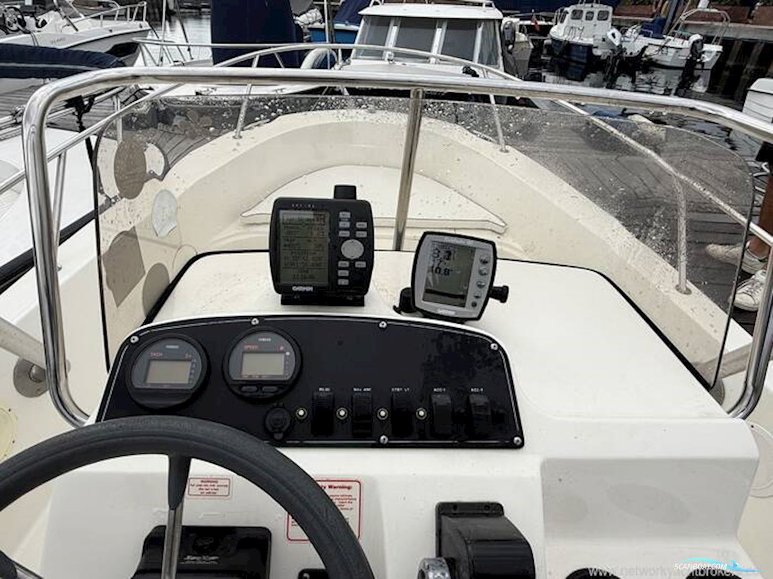 Boston Whaler Dauntless 18