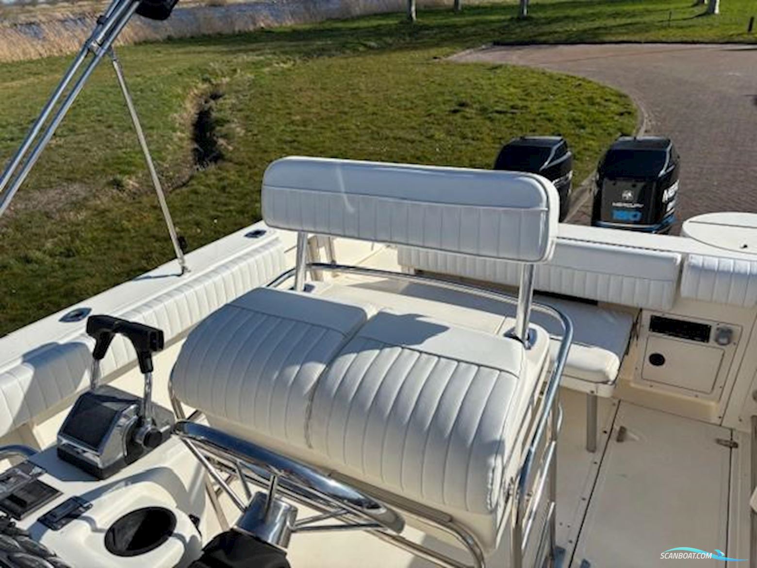 Boston Whaler Outrage 23