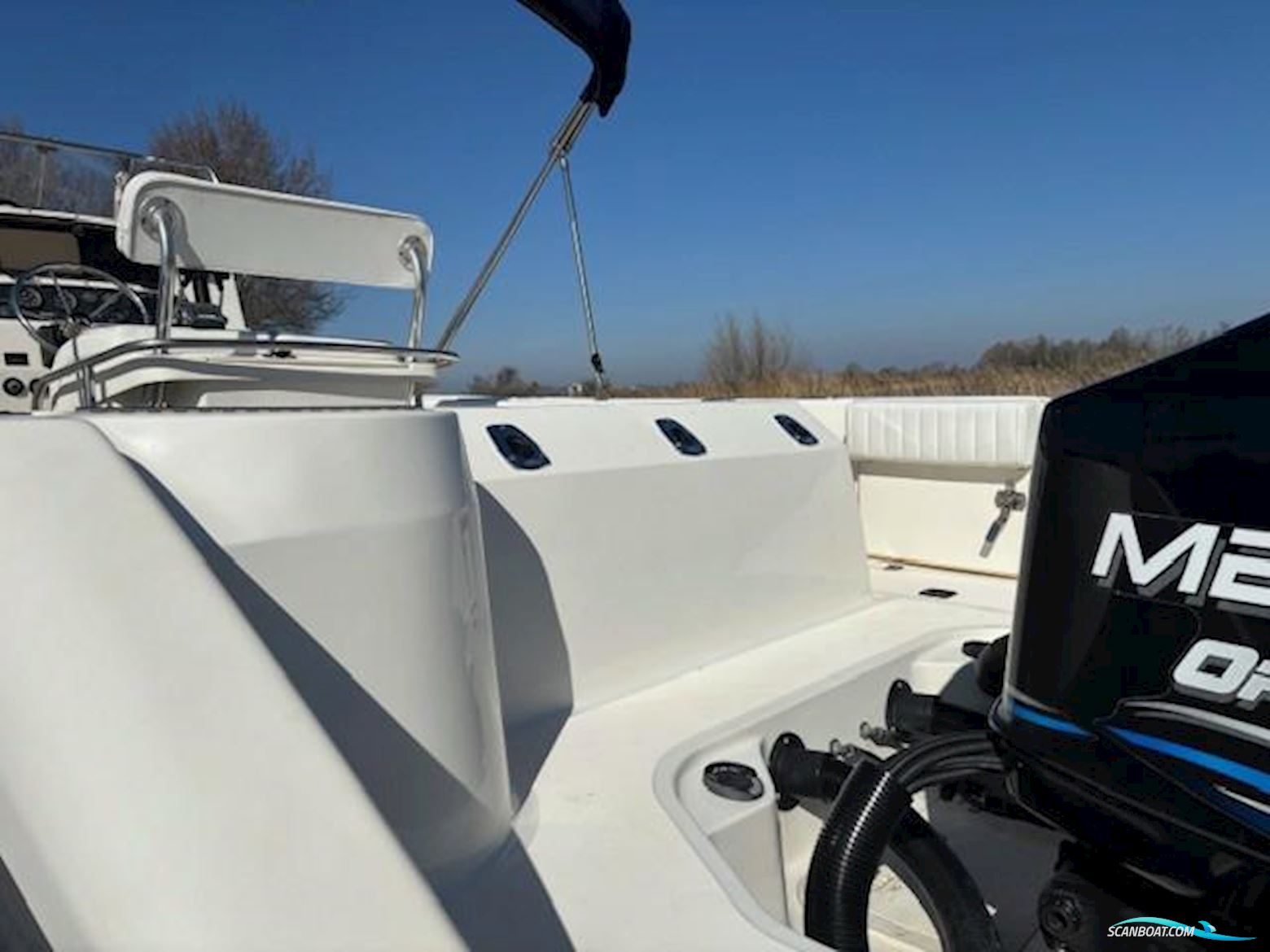 Boston Whaler Outrage 23
