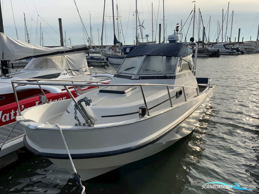 Boston Whaler Revenge 25 Walk Around - Ny Motor / New Engine