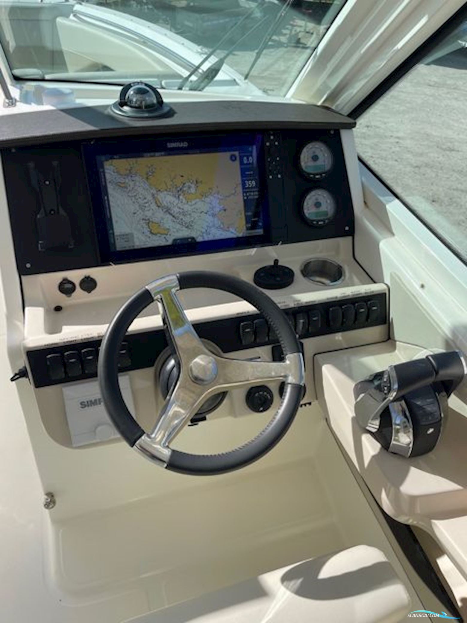 Boston Whaler Vantage 280
