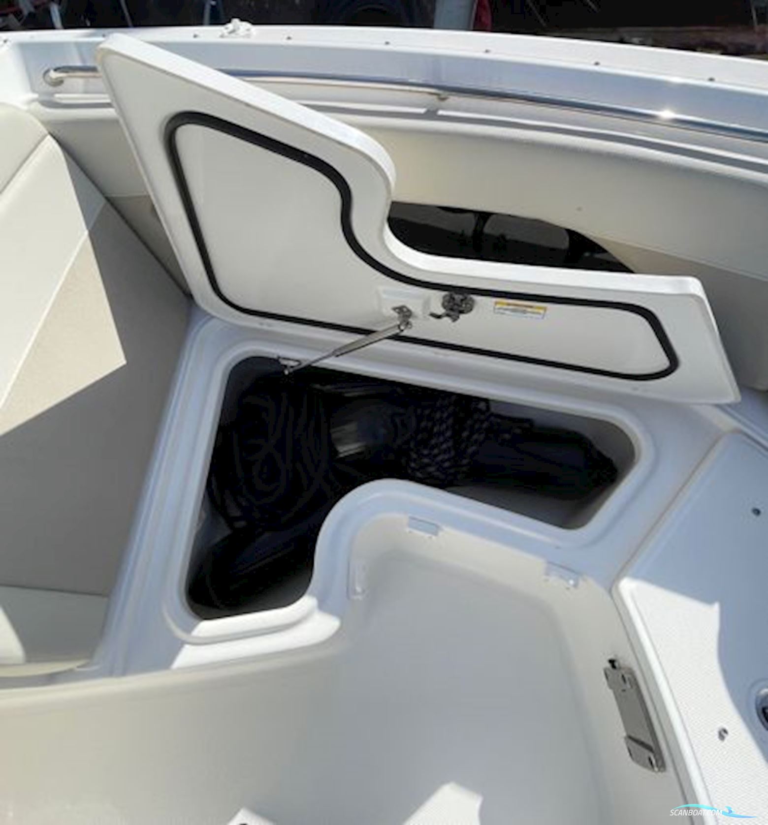 Boston Whaler Vantage 280