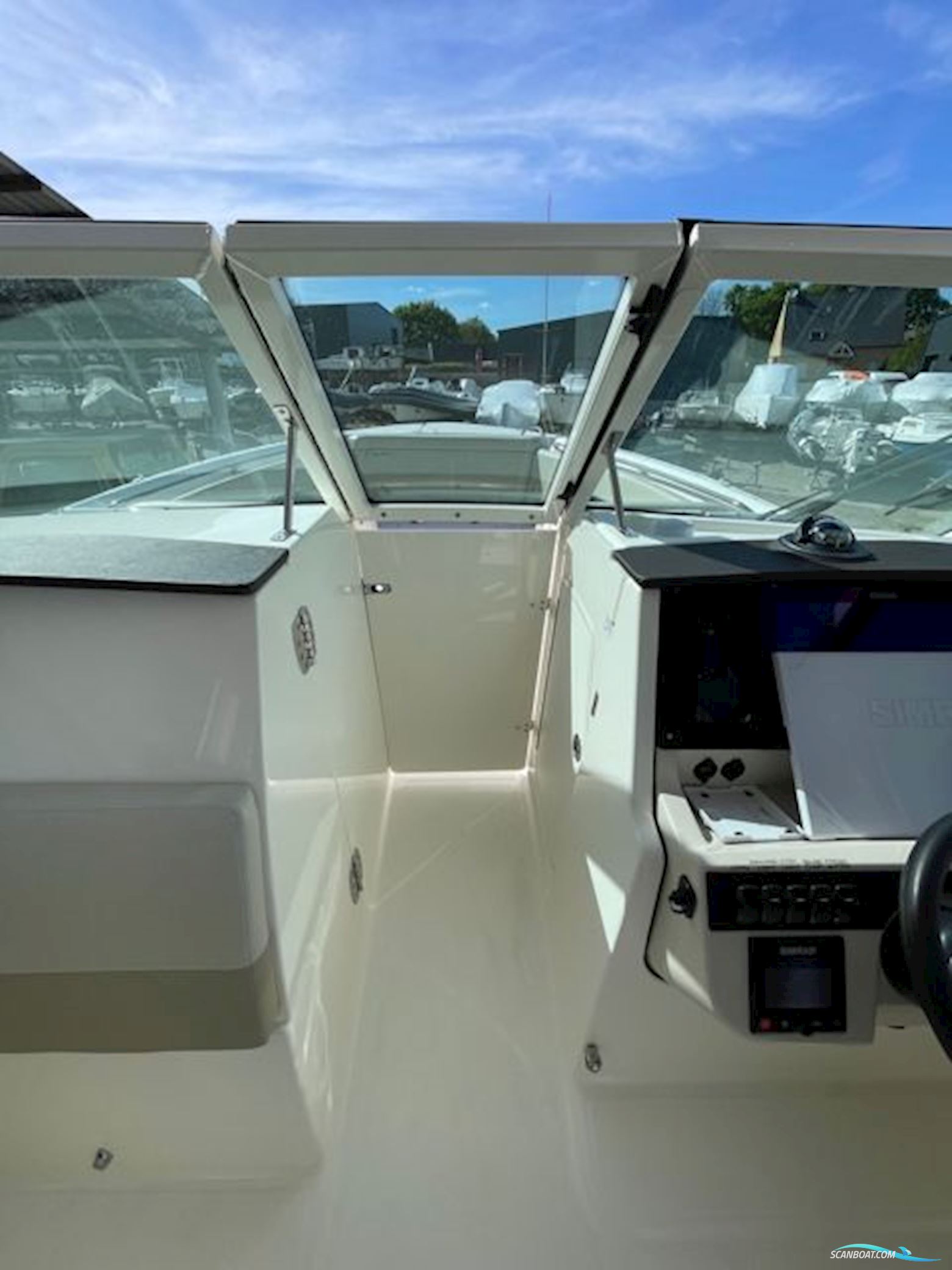 Boston Whaler Vantage 280