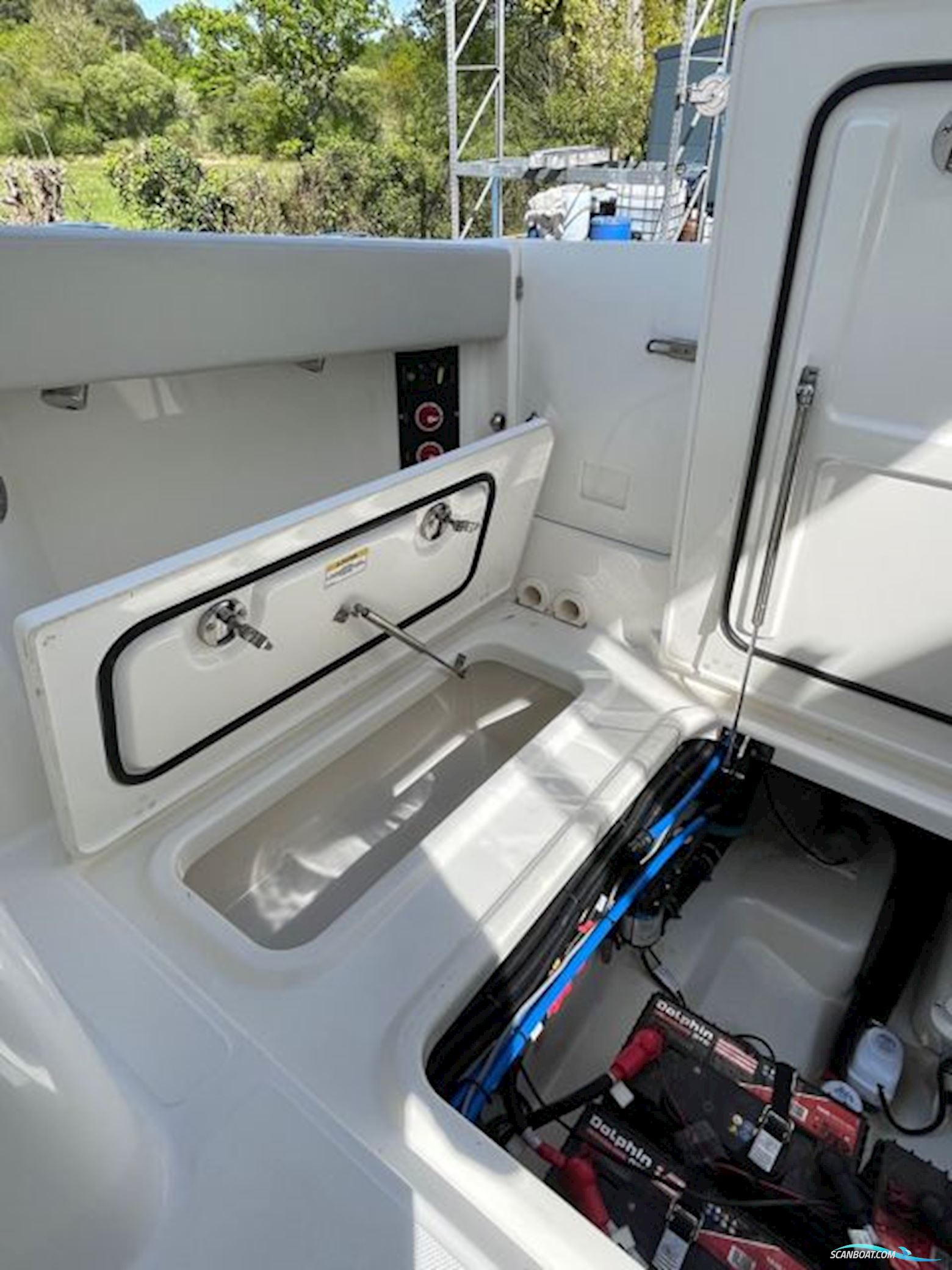 Boston Whaler Vantage 280