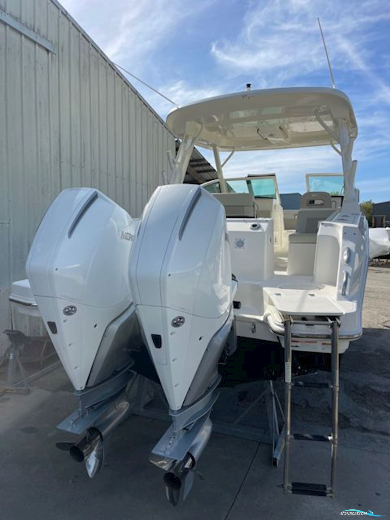 Boston Whaler Vantage 280