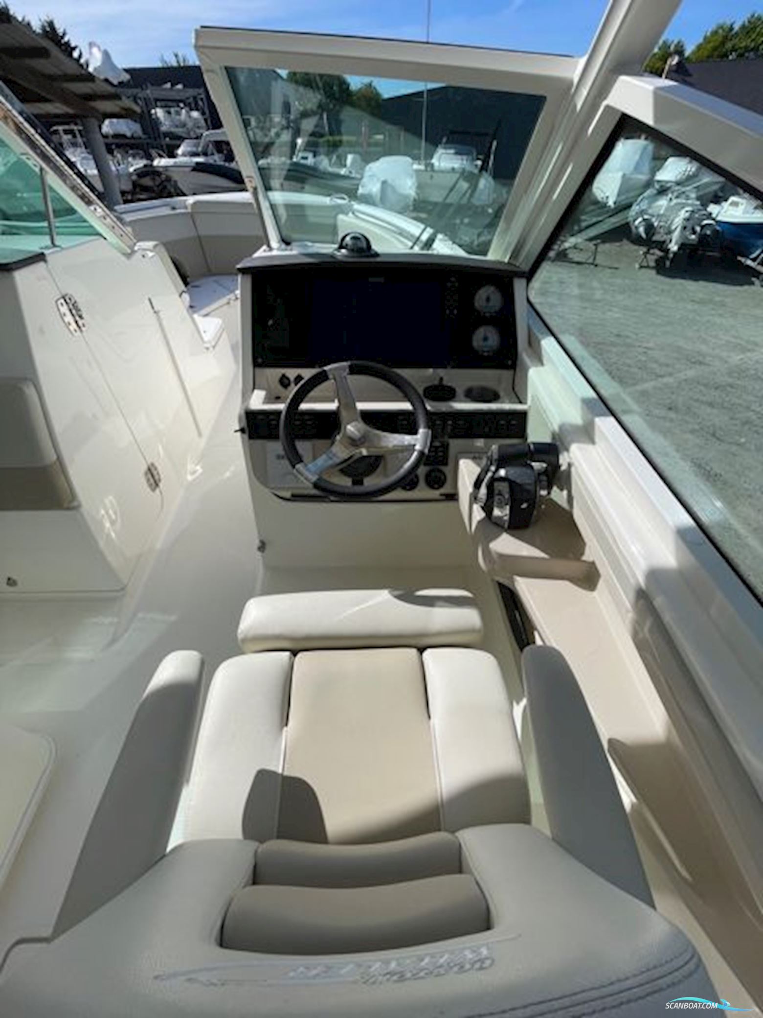 Boston Whaler Vantage 280