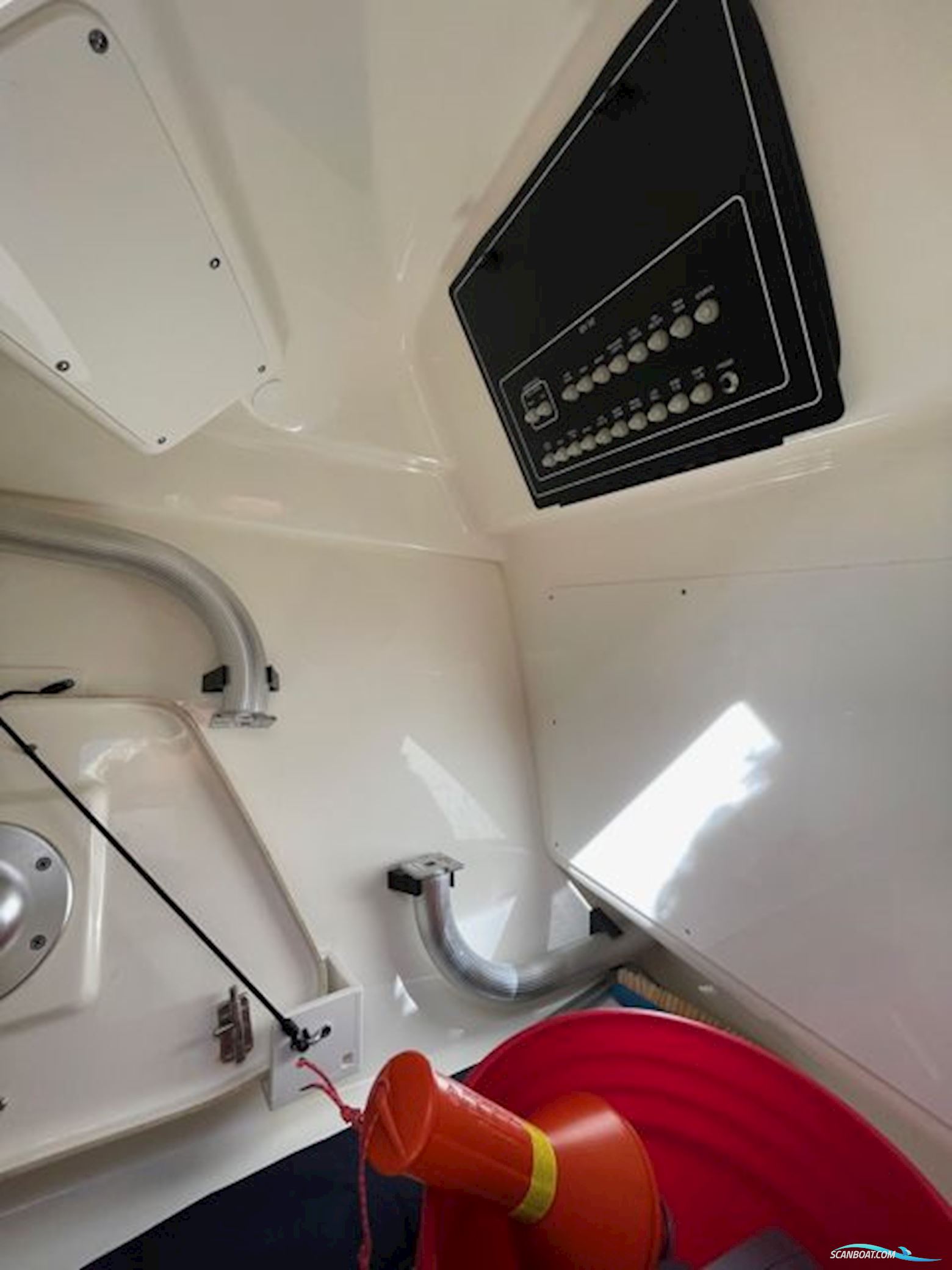 Boston Whaler Vantage 280