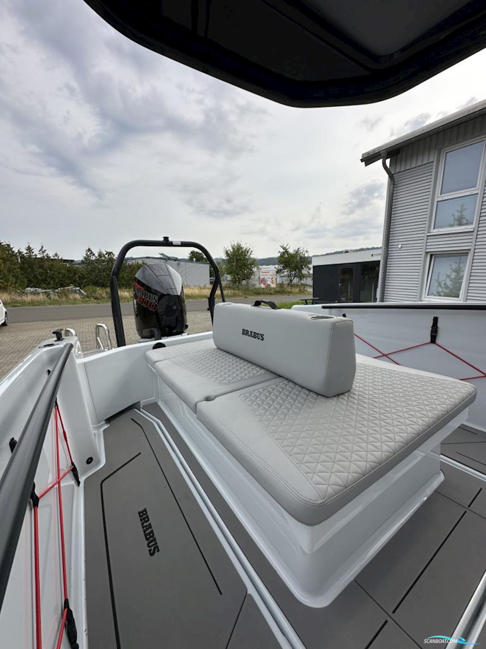 Brabus 300 Shadow - Multistorage