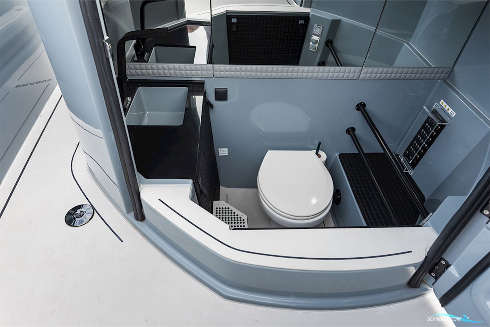 Brabus Axopar 28 Mkii Shadow 500 Cabin