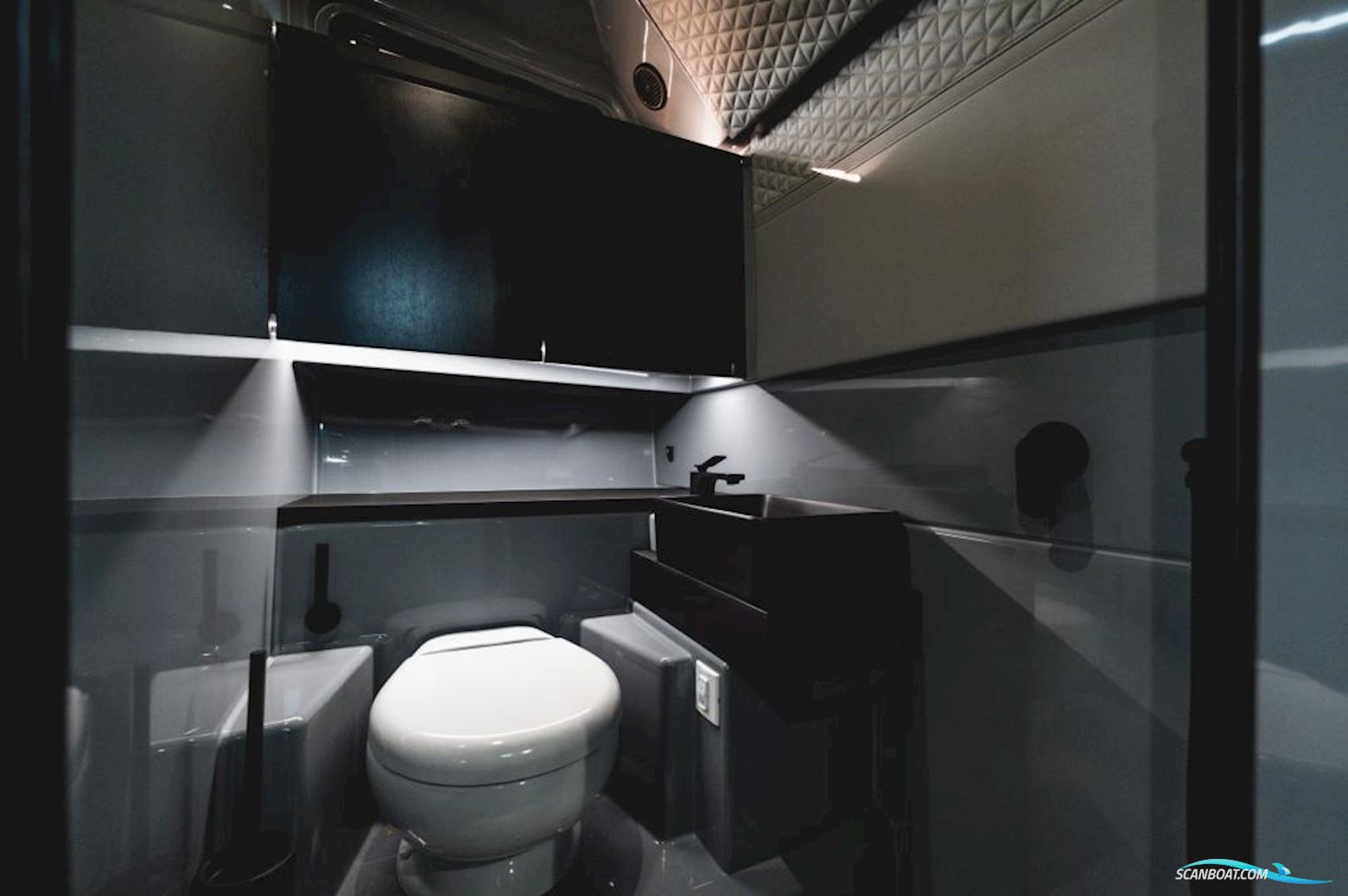 Brabus Shadow 1500 Cross Cabin