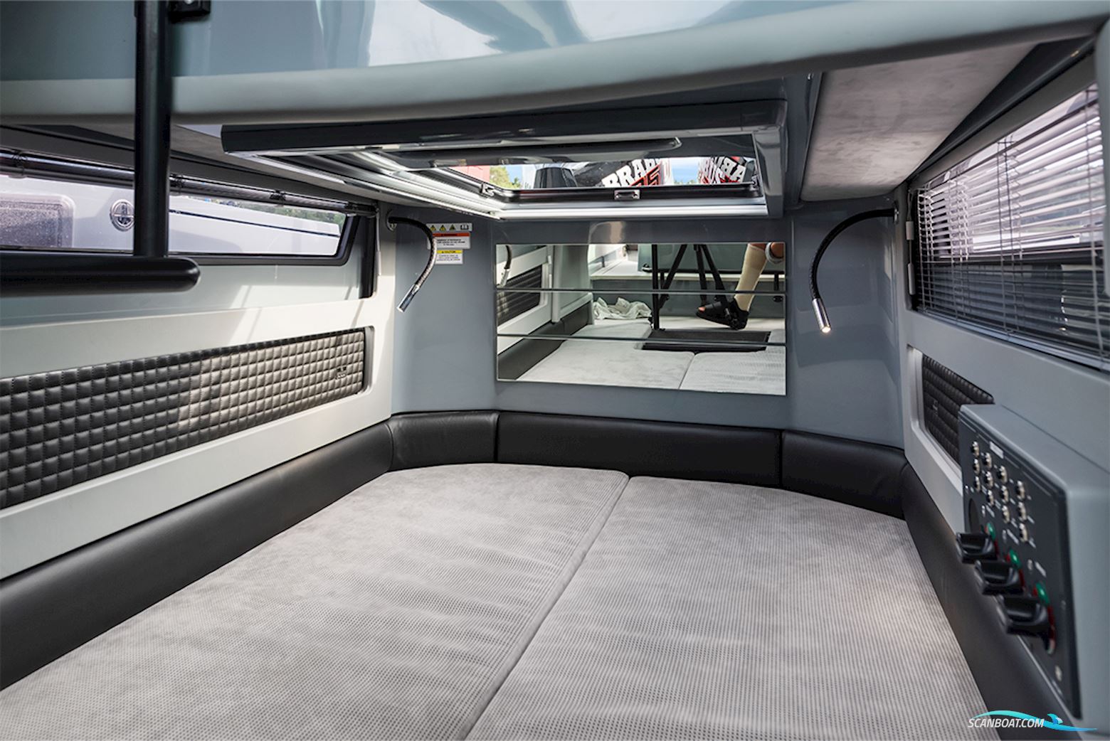 Brabus Shadow 500 Cabin