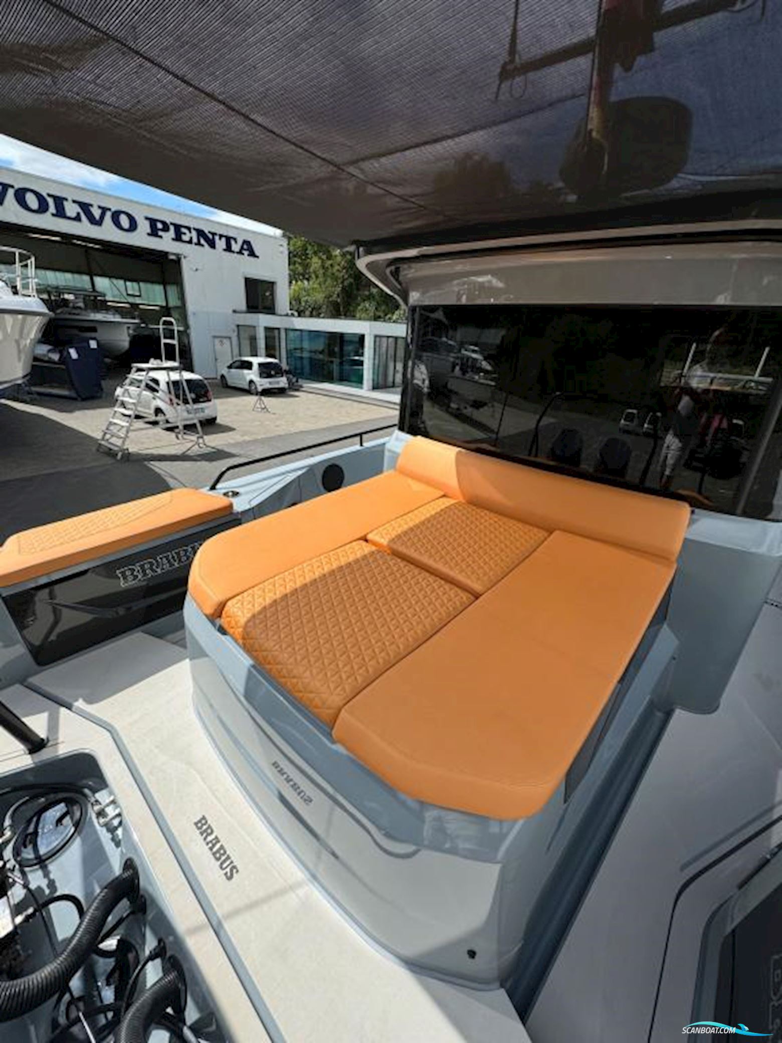 Brabus Shadow 900 Cross Cabin