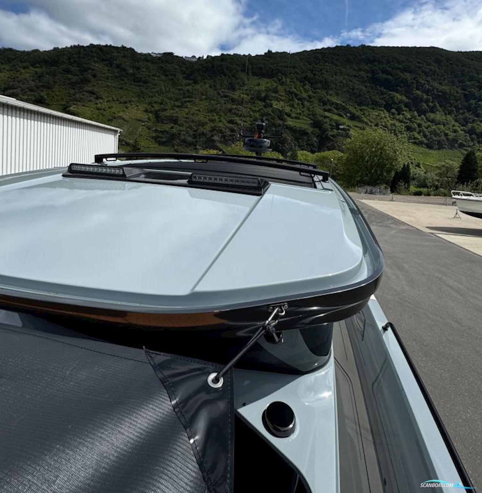 Brabus Shadow 900 Cross Cabin