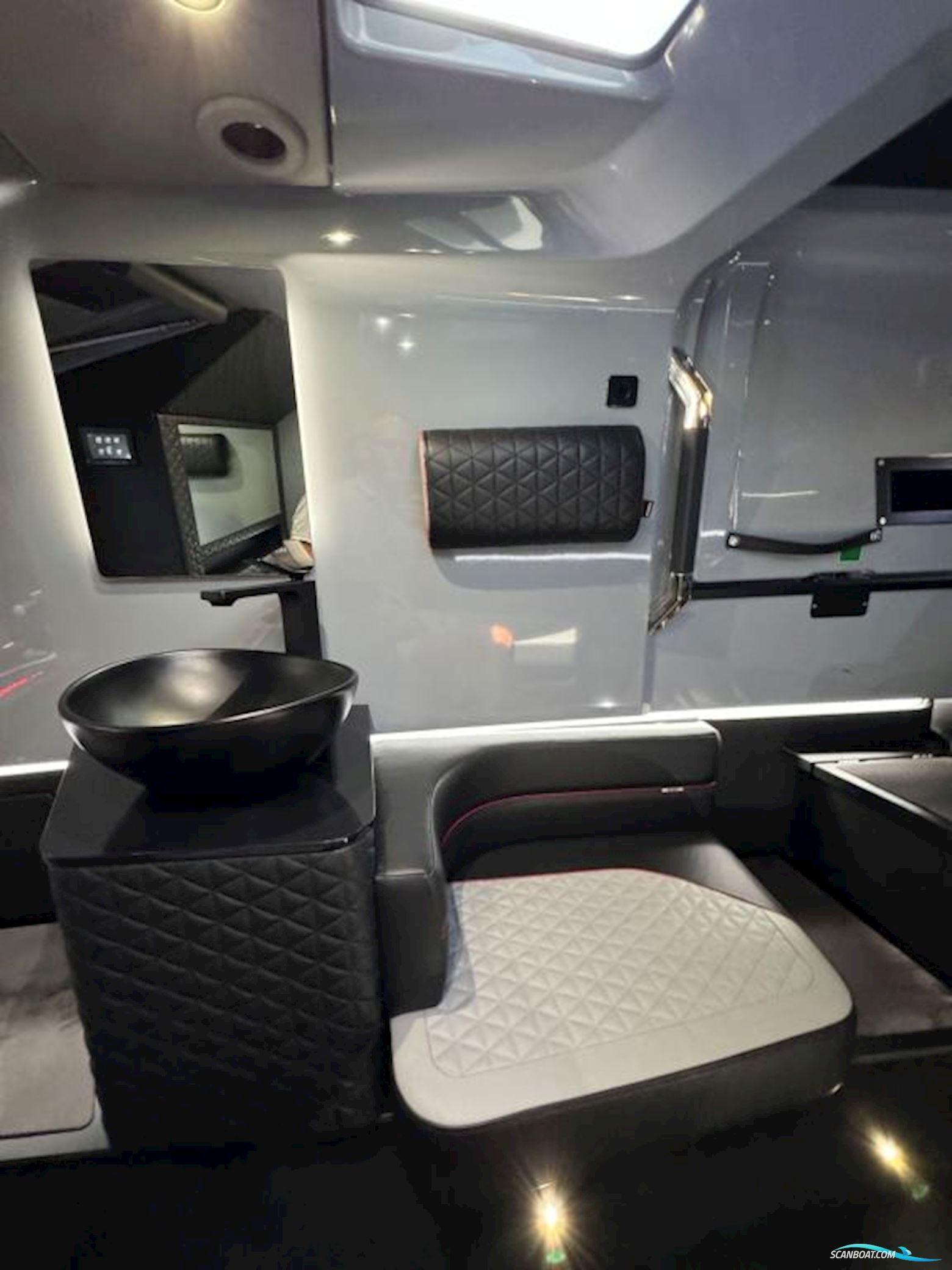 Brabus Shadow 900 Cross Cabin