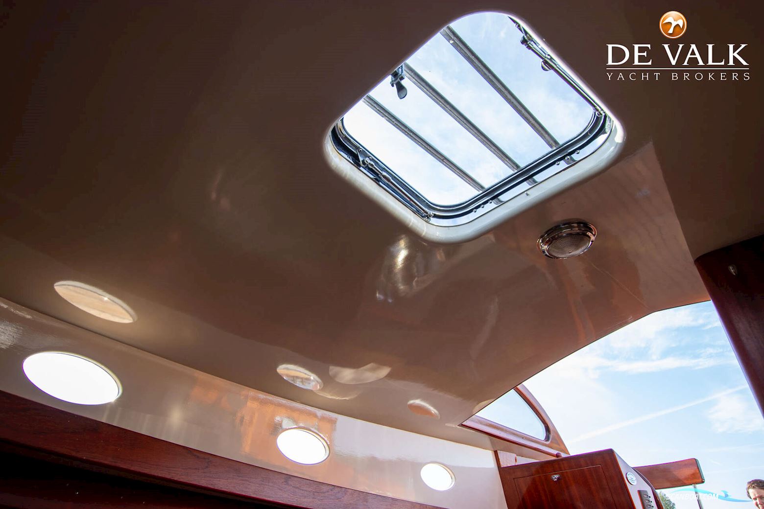 BRANDARIS Barkas 1100 Cabin