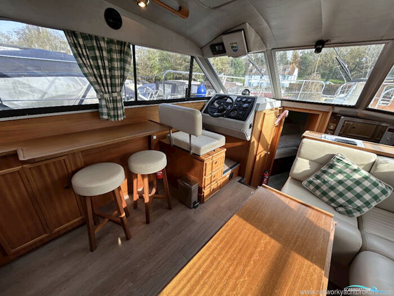 Broom 33