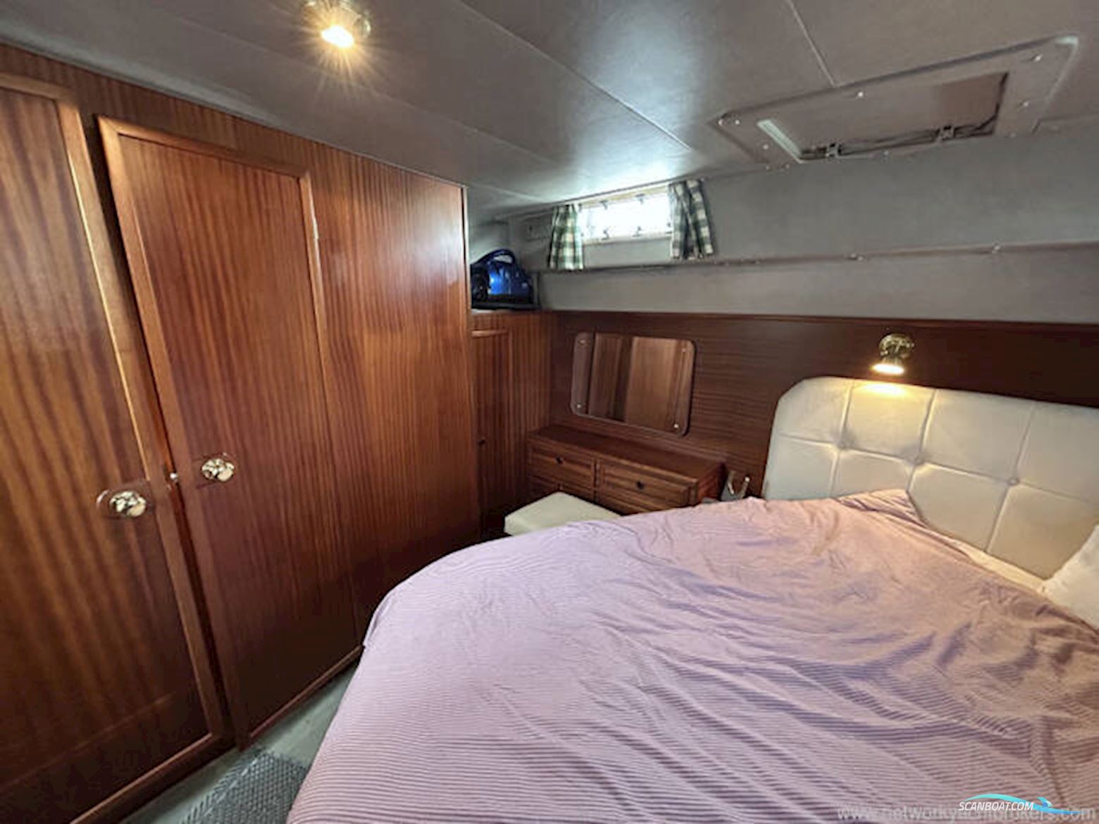 Broom 33