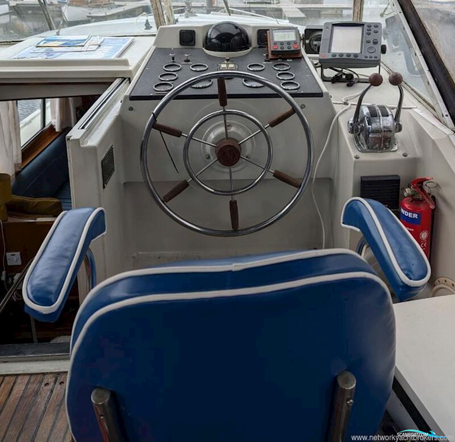 Broom Ocean 37
