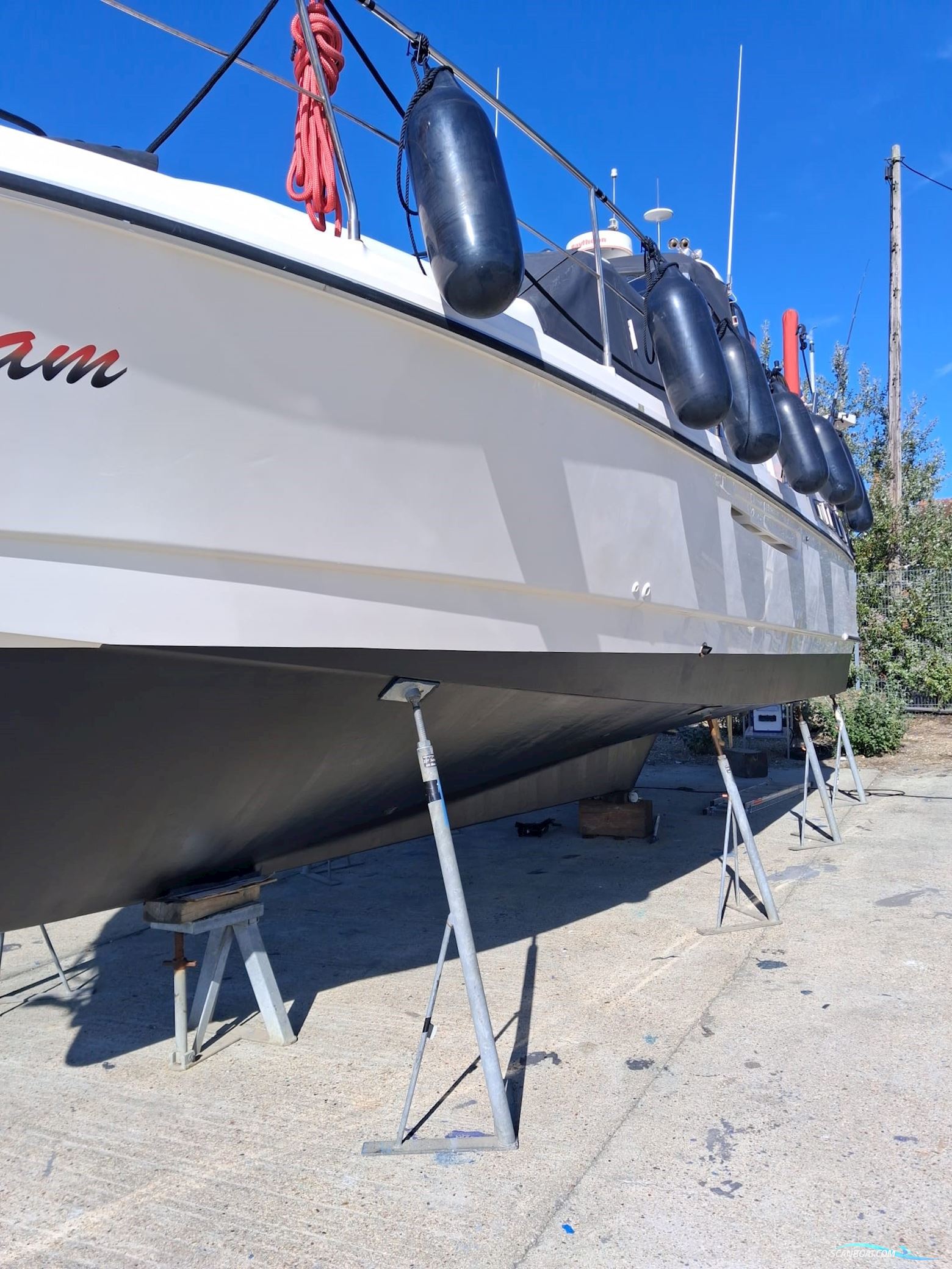 Broom Ocean 38