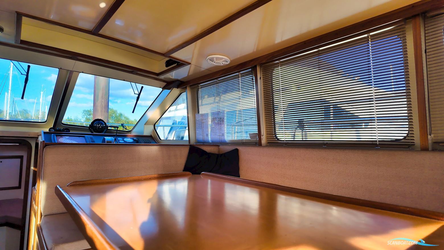 Bruce Roberts Euro 12.00 Flybridge