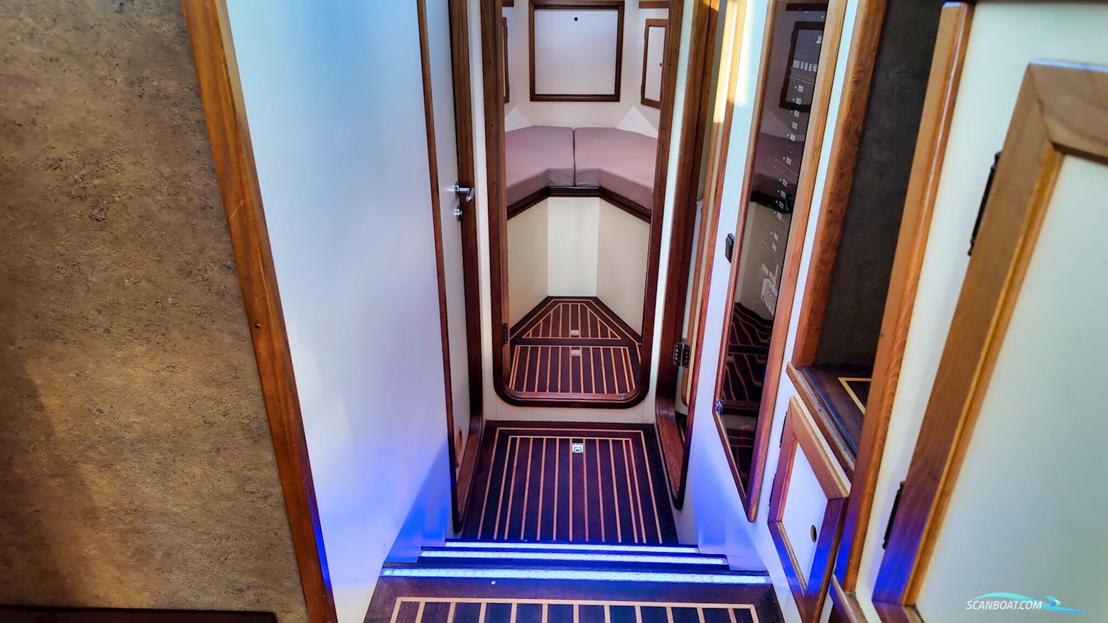 Bruce Roberts Euro 12.00 Flybridge