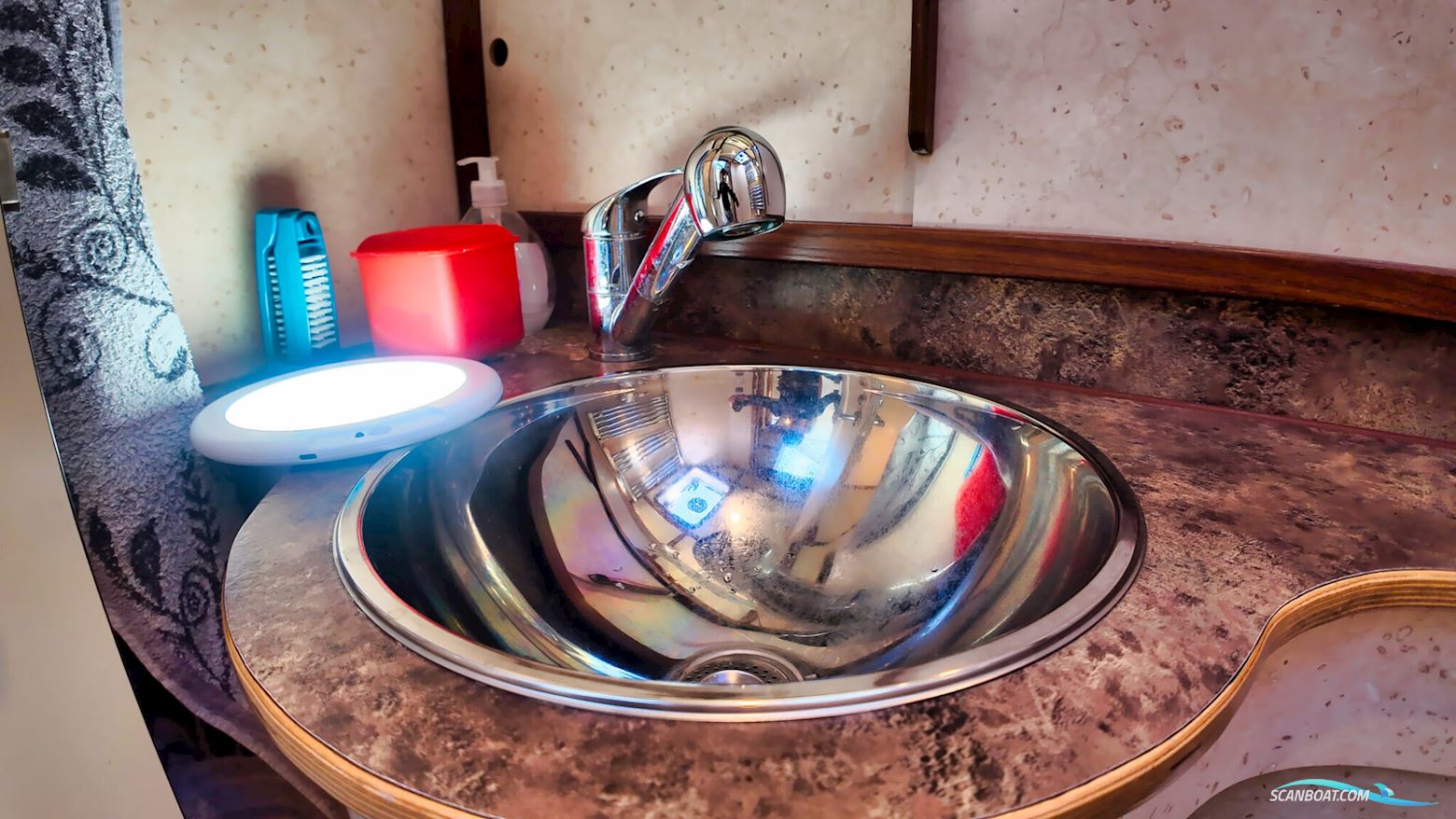 Bruce Roberts Euro 12.00 Flybridge