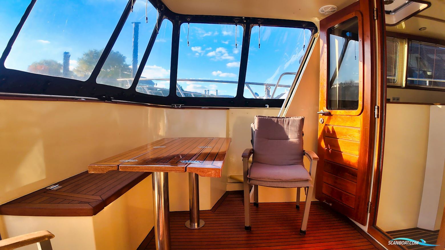 Bruce Roberts Euro 12.00 Flybridge