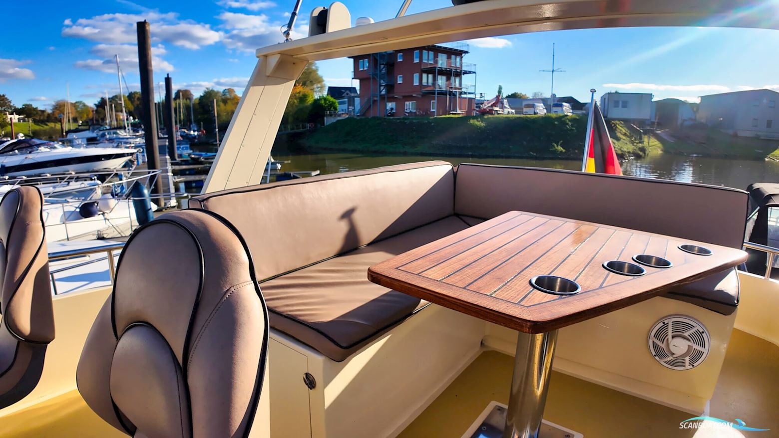 Bruce Roberts Euro 12.00 Flybridge