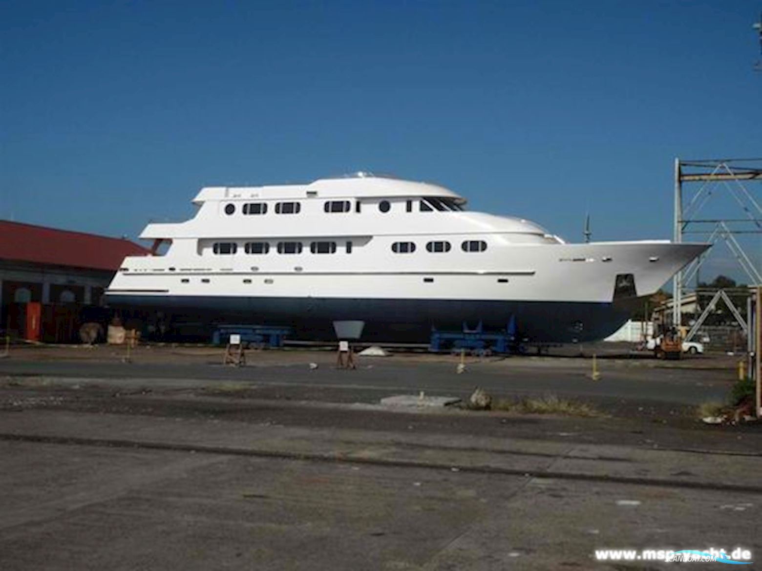 Builder 40m Classic Motor Yacht Motorbåd 2011, med Caterpiller C18-C1 Turbolader motor, Ingen land info